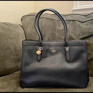 Coach
Bailey Cariole Handbag Ladies Navy Leather Satchel